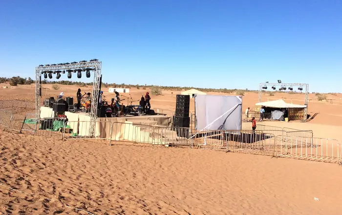 Stage in sight from everywhere